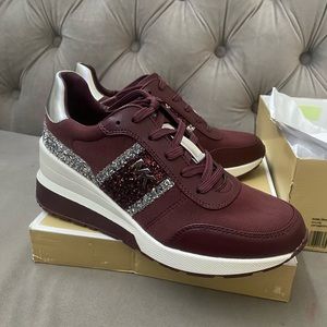 Michael Kors Size 7.5 Mabel Trainer color Merlot